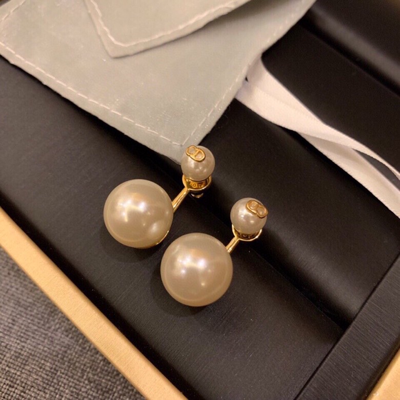ch**an D*or earrings